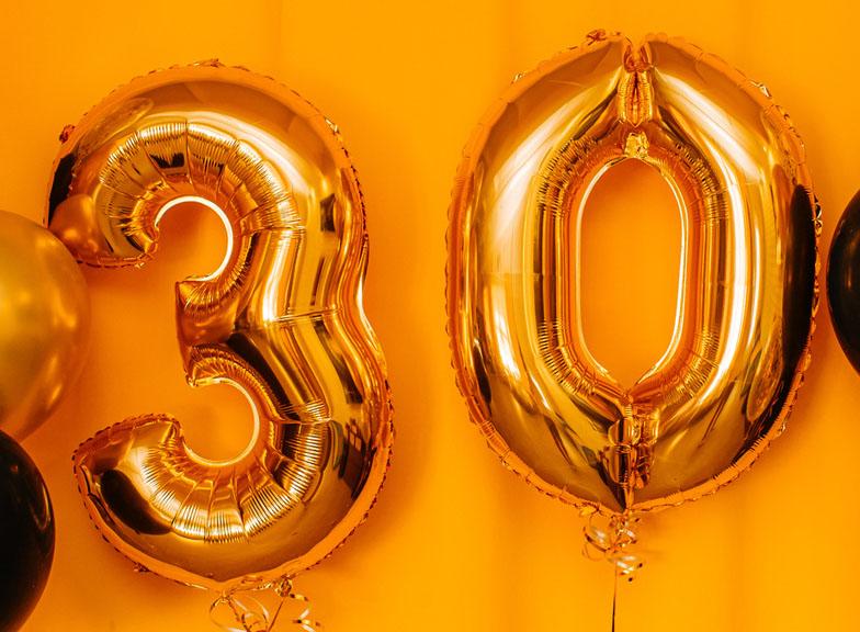 30 urodziny? Jak zorganizować niezapomnianą imprezę - pomysły, dekoracje, inspiracje