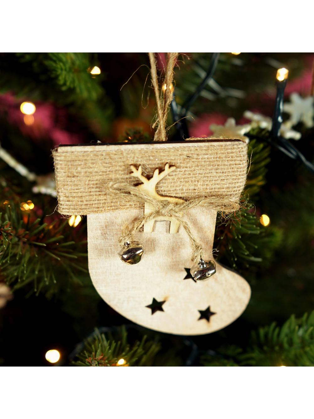 Drewniana zawieszka z dzwoneczkami