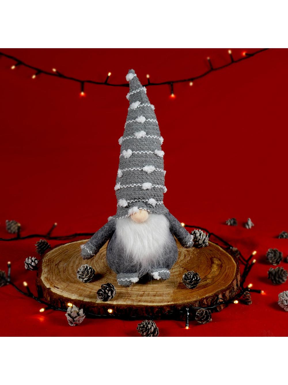 Skrzat z czapką w kropki - szary