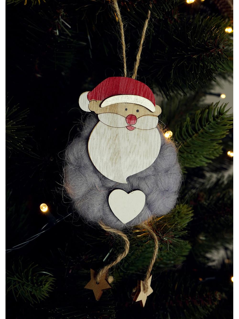 Drewniana zawieszka z wełną