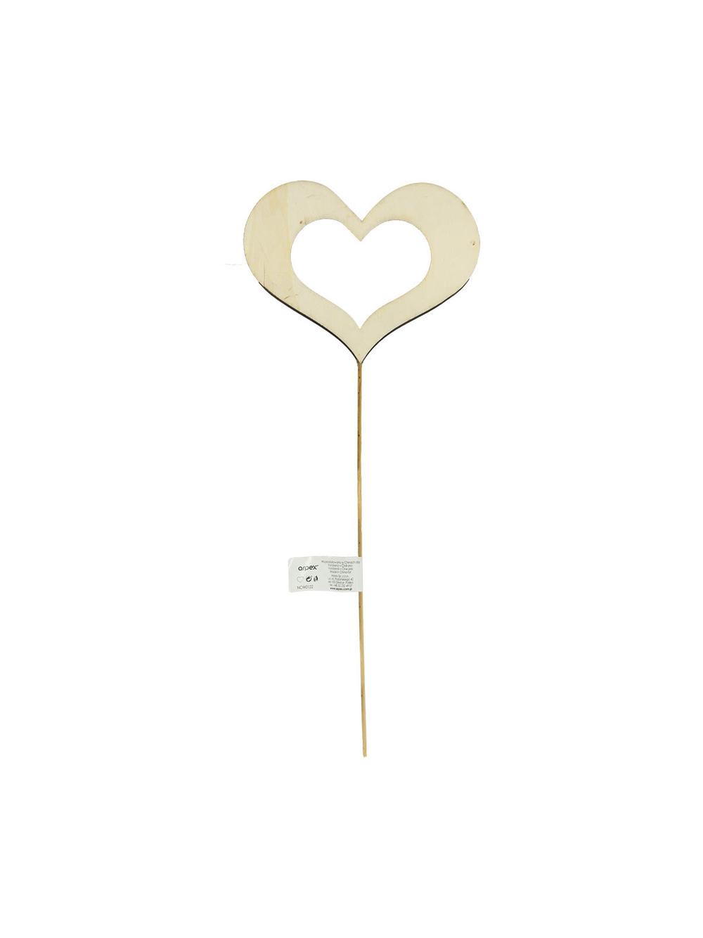 Drewniane serce na piku