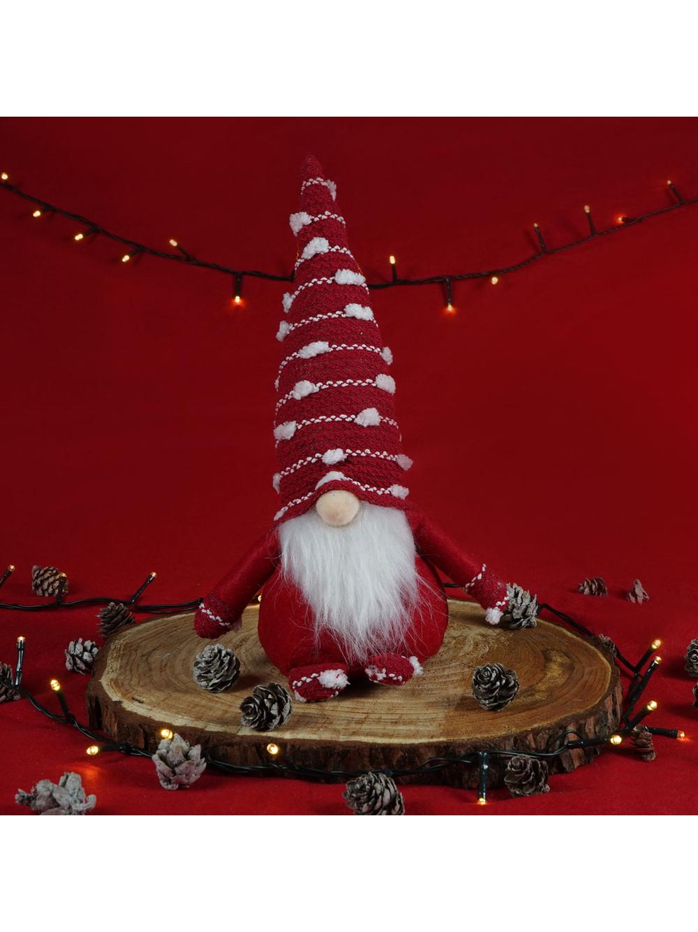 Skrzat z czapką w kropki - czerwony