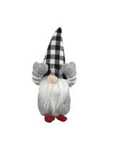 Skrzat w kraciastej czapce - szary