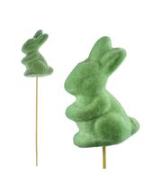 Zielony zajączek na piku