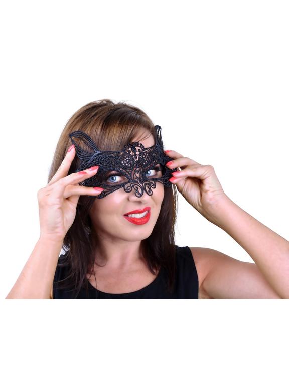 Subtelna maska koronkowa