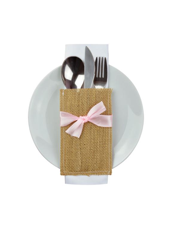 Jutowe etui z kokardką na sztućce